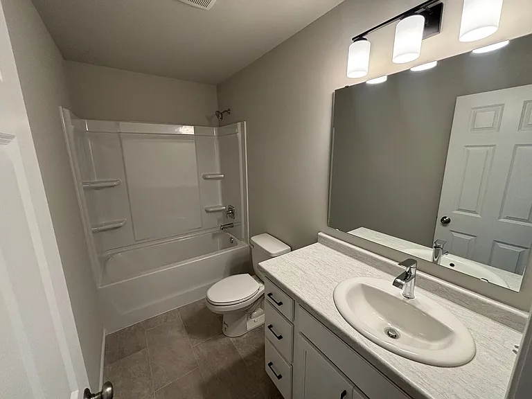 6753 Meadow View Dr S — Photo 10