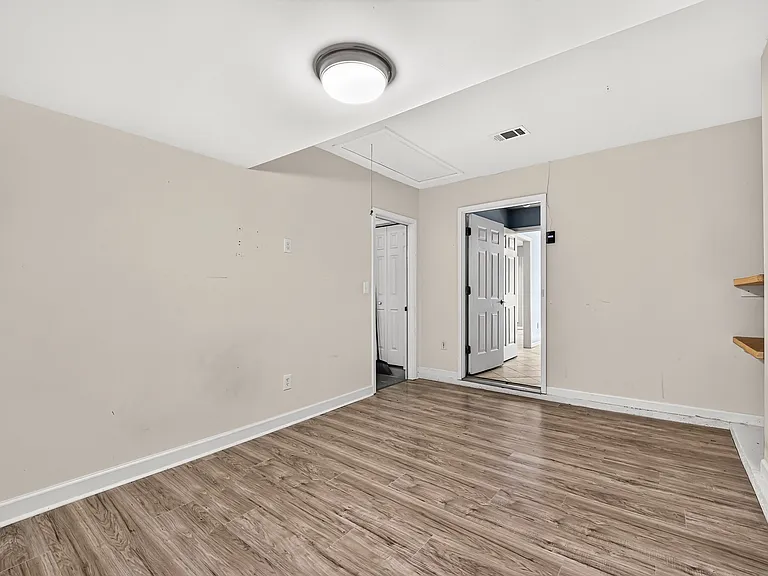 3035 Camelot Woods Dr — Photo 7