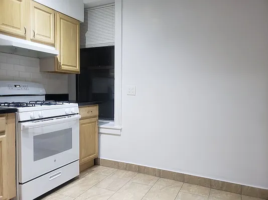 Rented by City Connections Realty | media 20