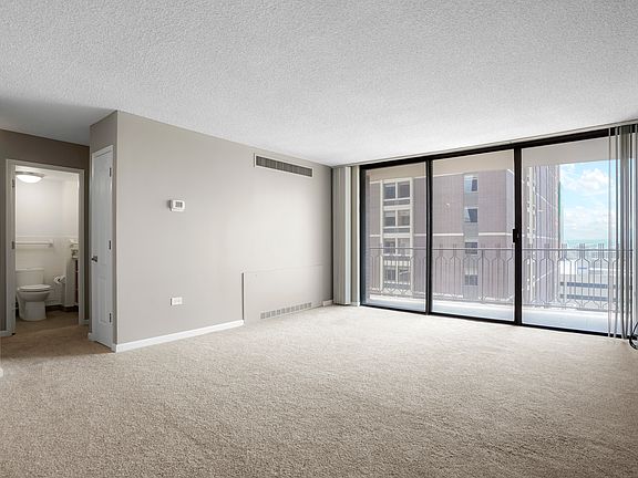 5th image of 1020 15th St APT 10L