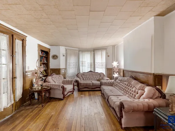 622 54th Street image 2 of 10