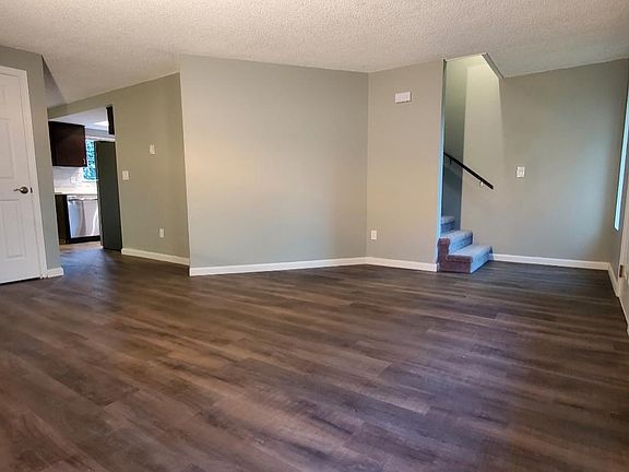 5th image of 1809 NE 116th St APT E