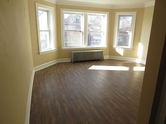 2nd image of 6757 S Artesian Ave #2