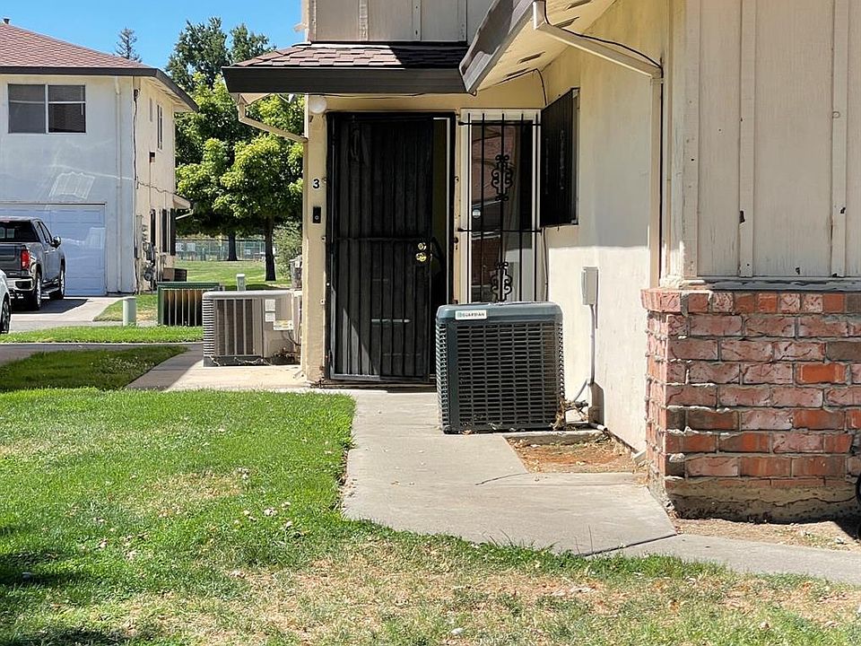 1st image of 1227 Pinetree Dr Unit 3