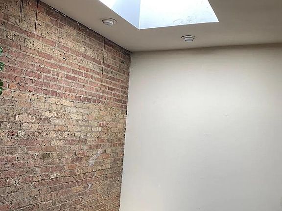 3rd image of 2919 N Sheffield Ave APT 3