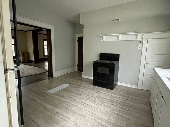5th image of 1002 Constitution St #1