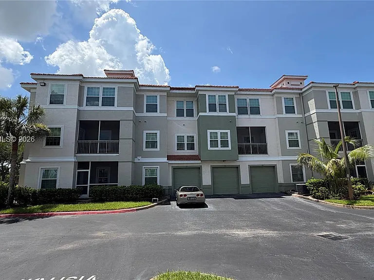23500 Walden Center Dr #210 — Photo 1