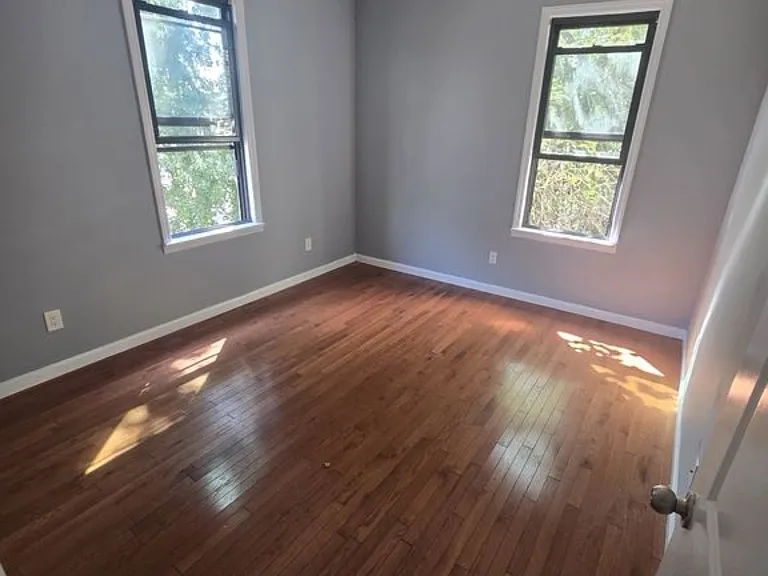 400 9th Ave #1 — Photo 3