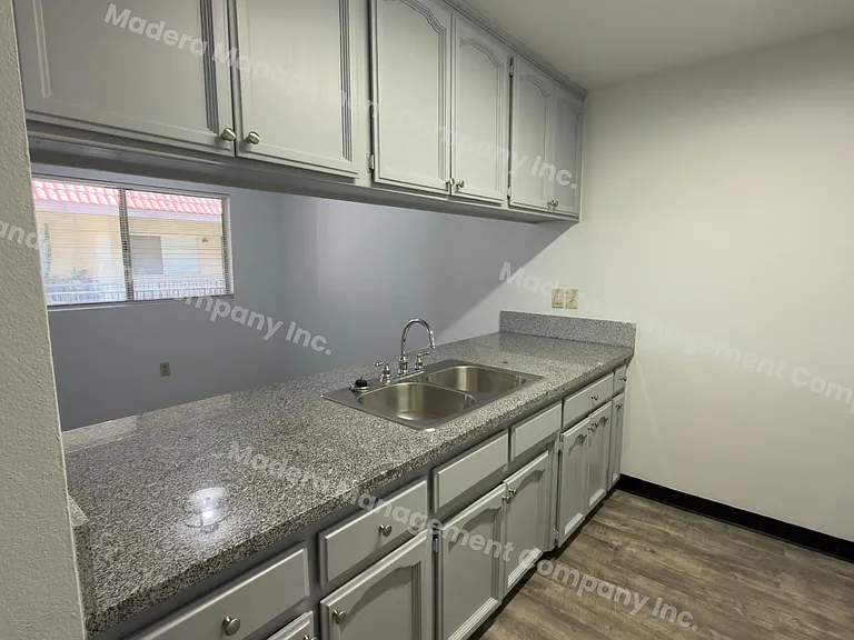 214 Stadium Rd — Photo 5