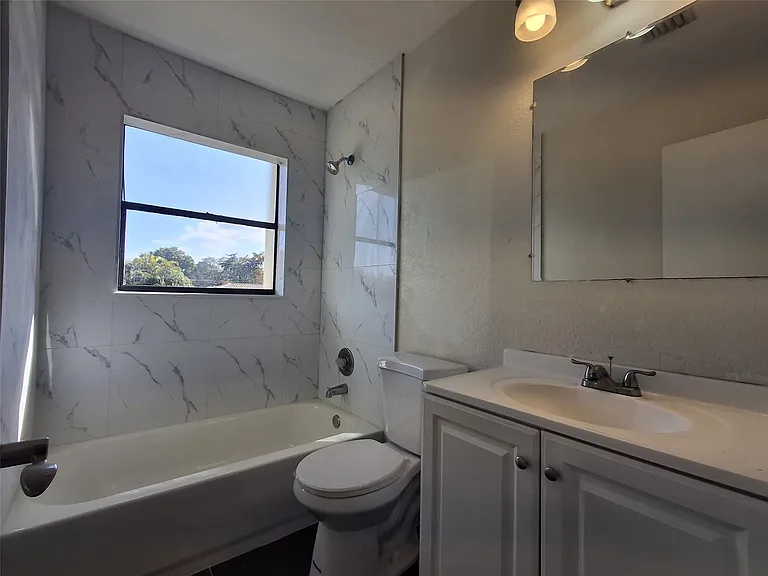 11096 Royal Palm Blvd — Photo 21