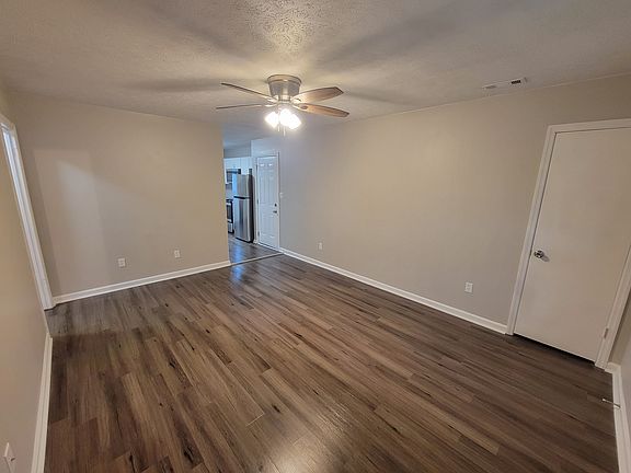 5th image of 612 Golden St #8