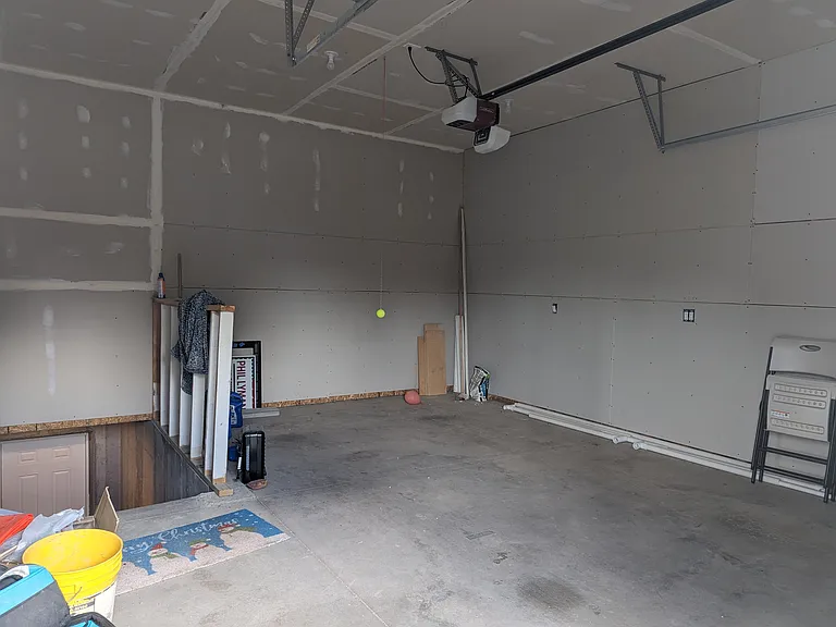 1 Car garage