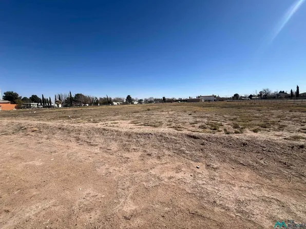 203 S 6th St, Loving, NM 88256