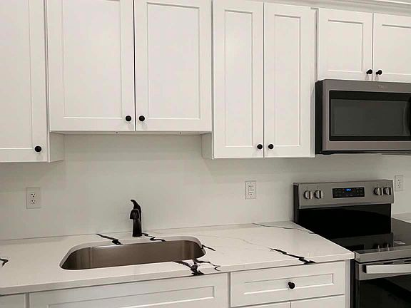4th image of 608 E Landis Ave #2