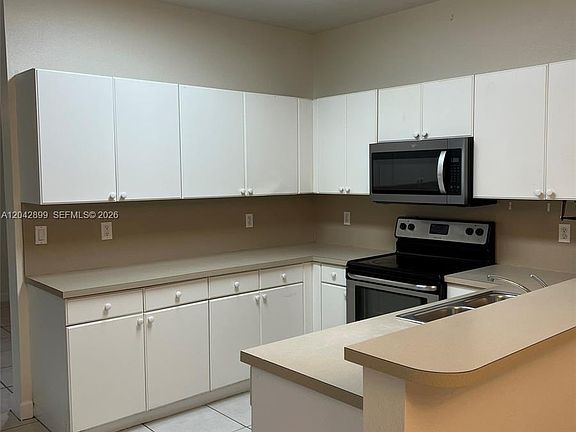 5th image of 10861 NW 85th Ter