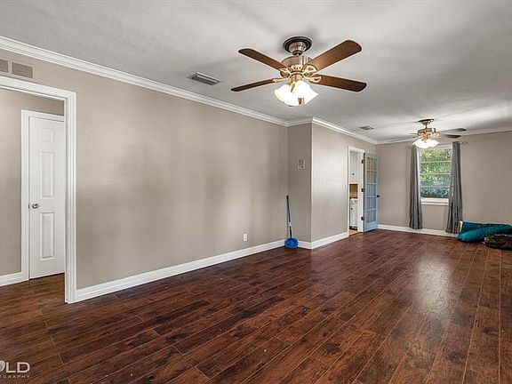4th image of 2704 E Cavett Dr