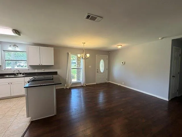 950 Abilene Dr W — Photo 7