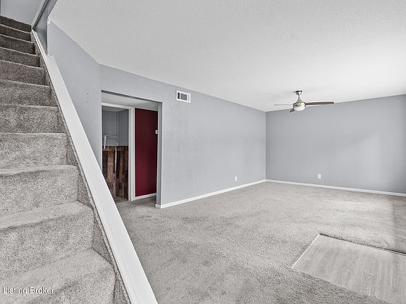 3rd image of 9903 Ponder Ln