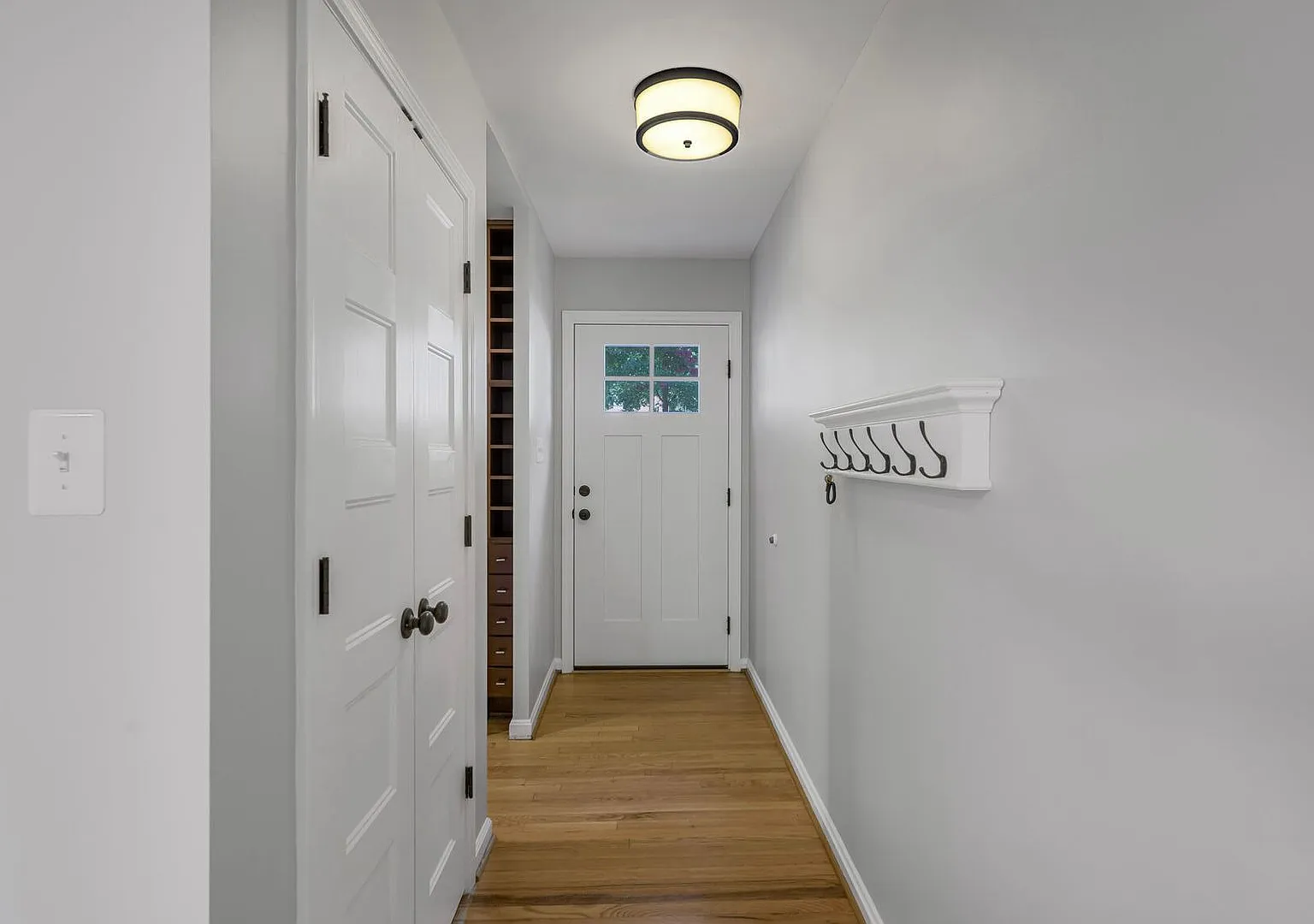 Available Now: Modern 3BD/2BA Home Near Arlington / Alexandria Border/Short-term fixed lease — Photo 3