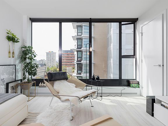 4th image of 1133 Hornby St #1308