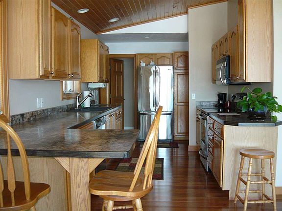 3rd image of 153 S Lake Dr