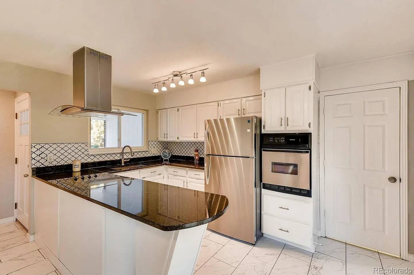 Coming Soon! 5BR/2BA | Newly Renovated Single Family Home | 1-Car Garage Parking | Fenced yard! — Photo 3