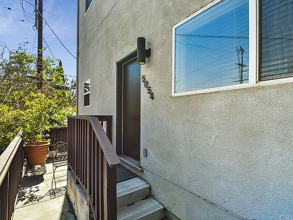 2nd image of 5054 Cahuenga Blvd