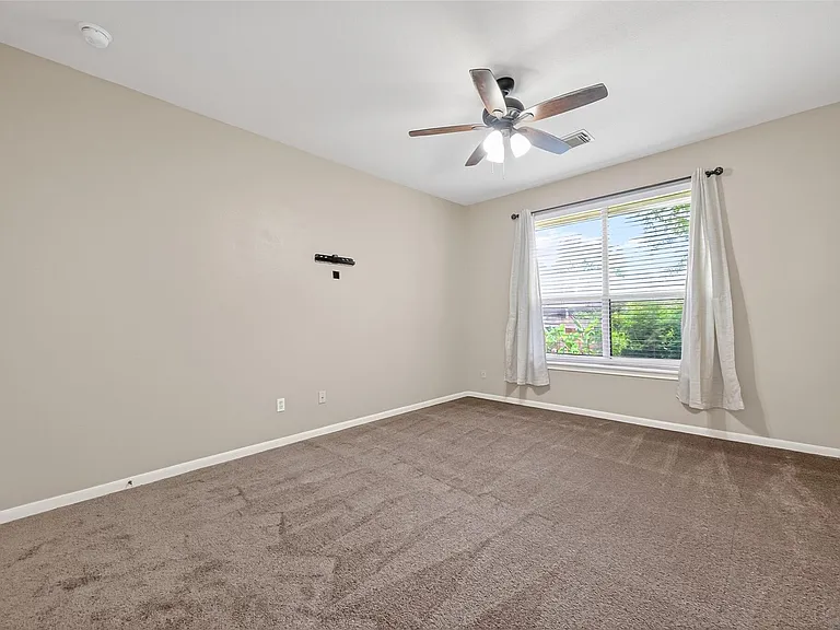 232 Doncaster St — Photo 25