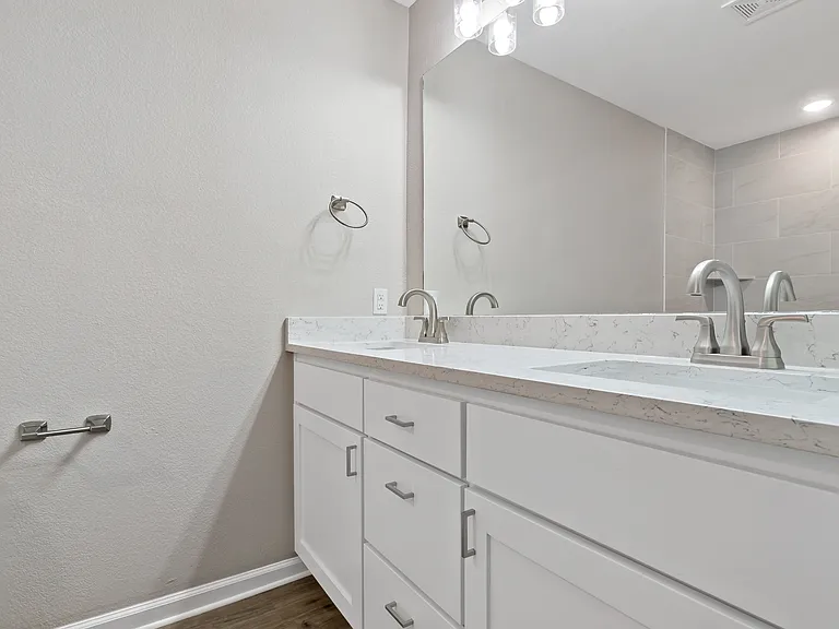700 S Sims Ave — Photo 5