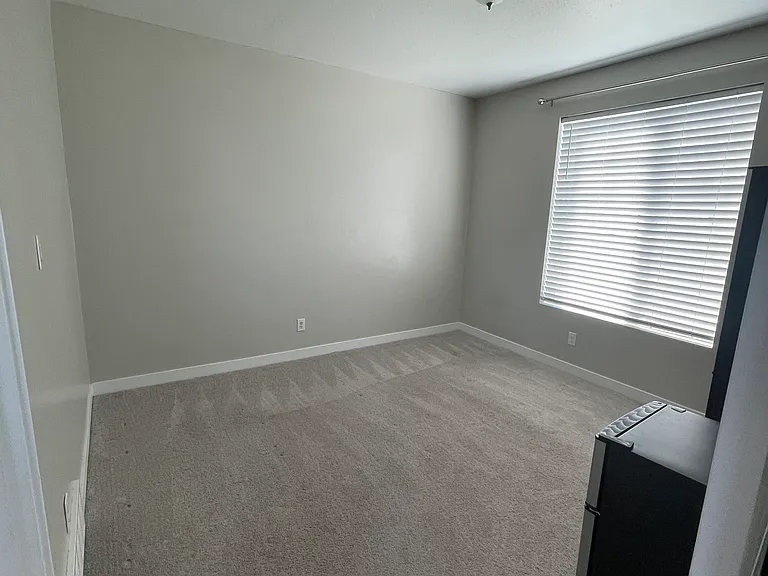 1479 E 3225 N — Photo 5