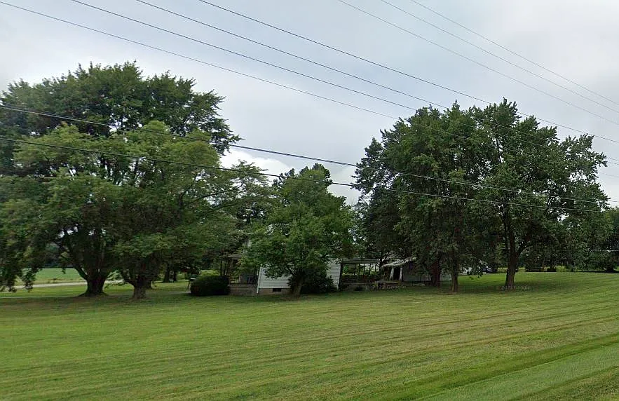 3 bed, 2100 sqft, $2,300 — Photo 4