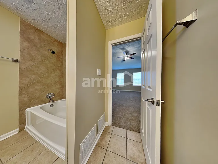 8317 Mecklenburg Ct — Photo 11