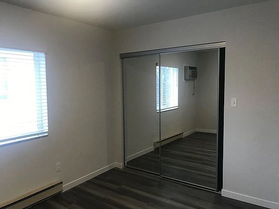 4th image of 519 N Lincoln St #5369be18e