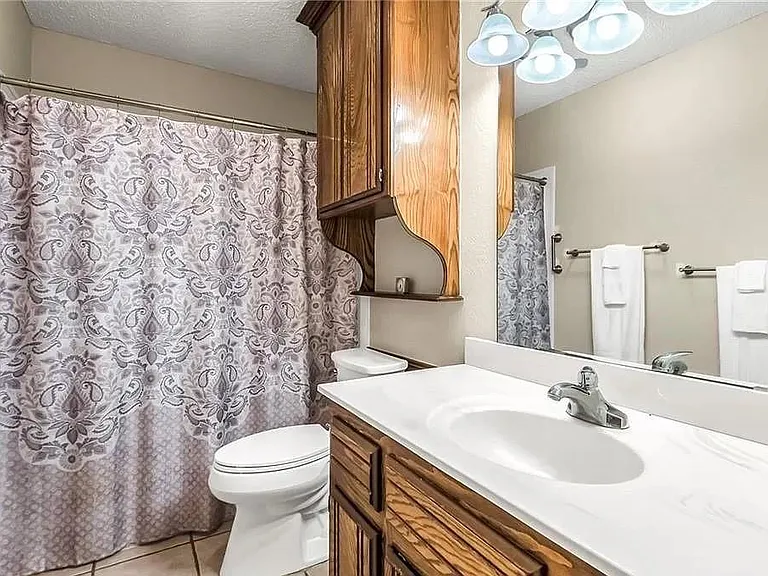 2613 Redwood Ln — Photo 13
