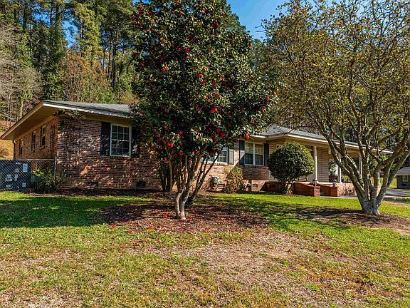 2nd image of 636 Carter Rd