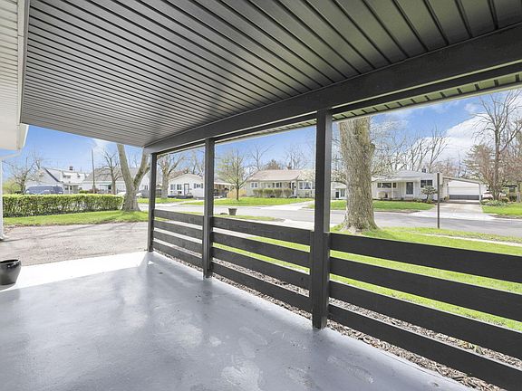 3rd image of 2874 Brookpark Cir W