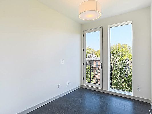 2nd image of 229 Winthrop St #2D