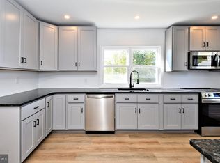 16 Eshbach Ln, Bechtelsville, PA 19505