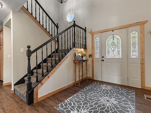 5th image of 21223 Maple Dr