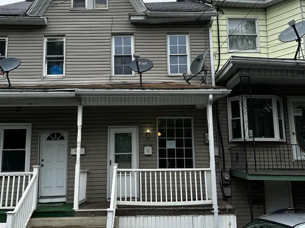 211 E Saylor St, Mount Carmel, PA 17851