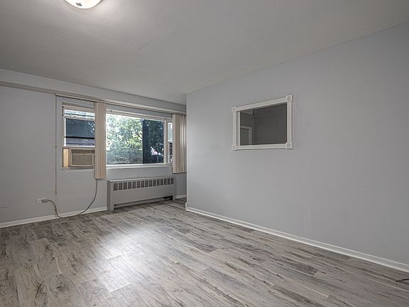4th image of 6139 N Seeley Ave #G