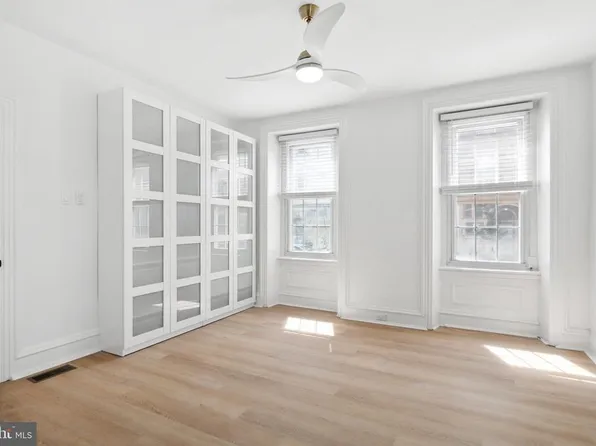 3871 Terrace St #1F, Philadelphia, PA 19128