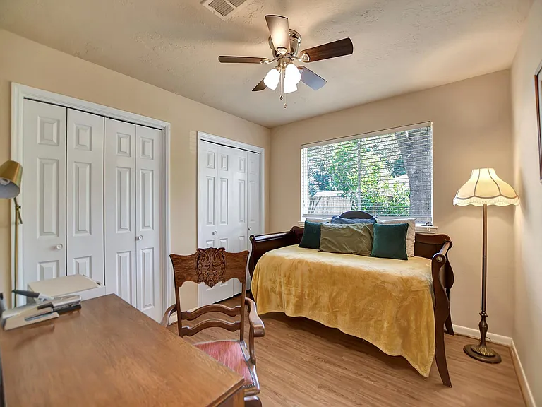 21902 Meadowhill Dr — Photo 28