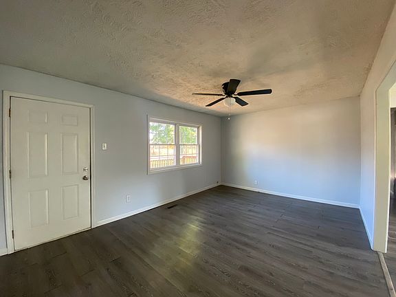 3rd image of 478 N County Road 300 W