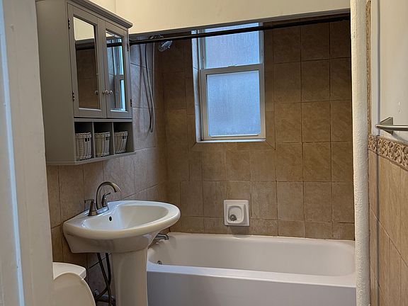 5th image of 18 74th St APT A3