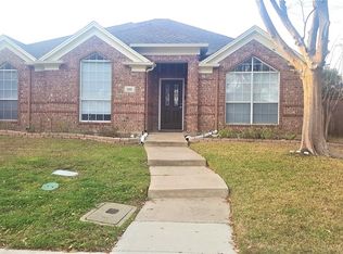 205 Touchdown Dr, Irving, TX 75063