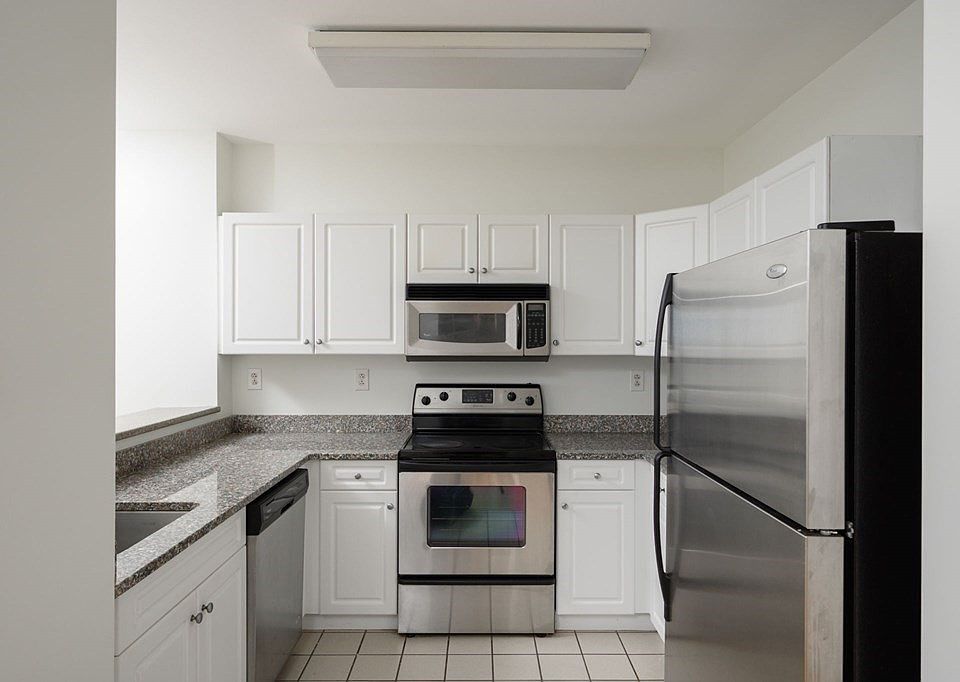 1st image of 1 Cityview Ln Unit 807