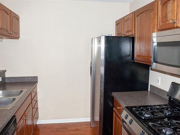 2nd image of 1052 Joyce Ln