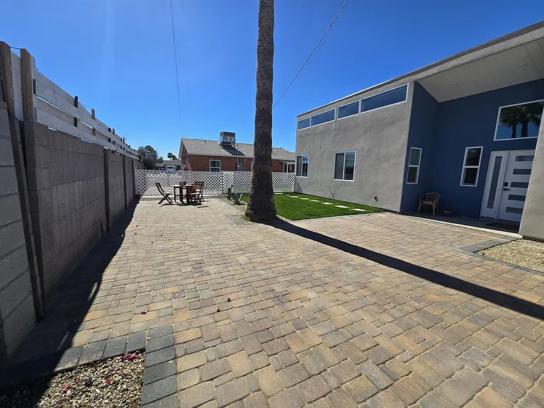1522 E Edgemont Ave — Photo 23