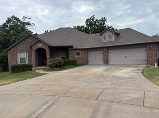 2003 NE Oak Trail Rd, Bentonville, AR 72712